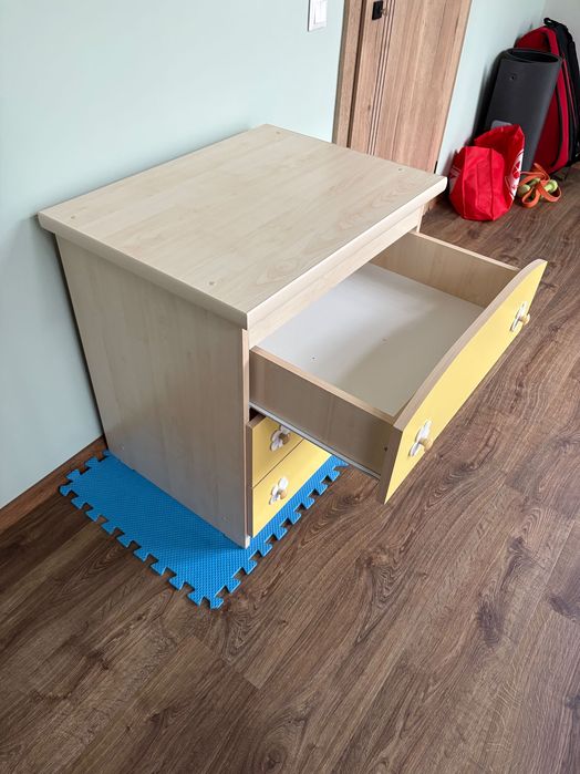 Скрин за детски дрехи 76х56,5х77 см.