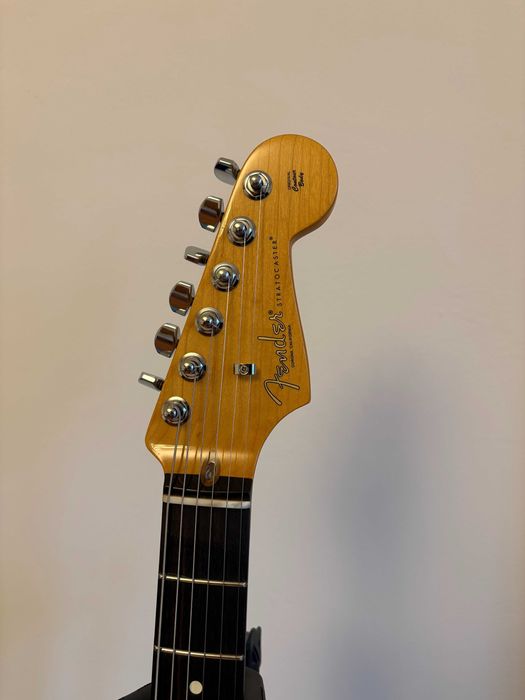 Fender AM Pro II Strat HSS MBL