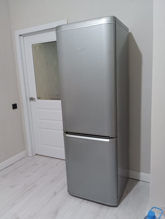 Продам холодильник Аристон