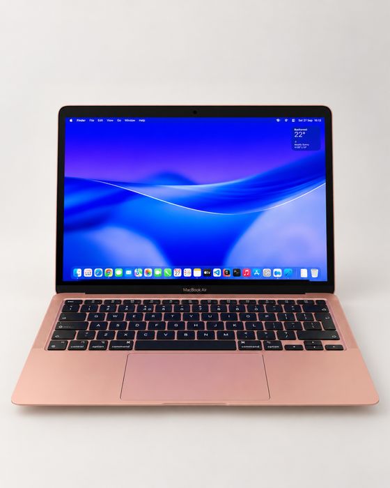 Vând MacBook Air M1, 8 GB RAM, 256 GB stocare