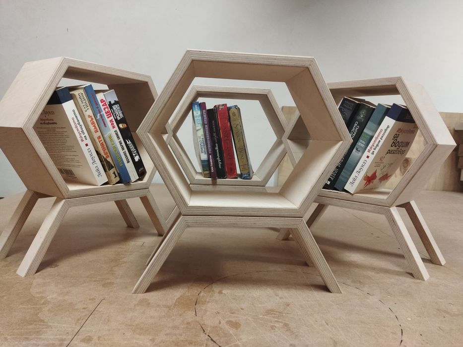 Библиотека,етежерка,маса ,нощно шкафче