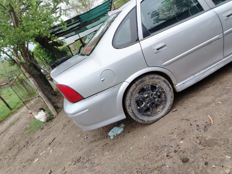 Opel Vectra B 2000 ron