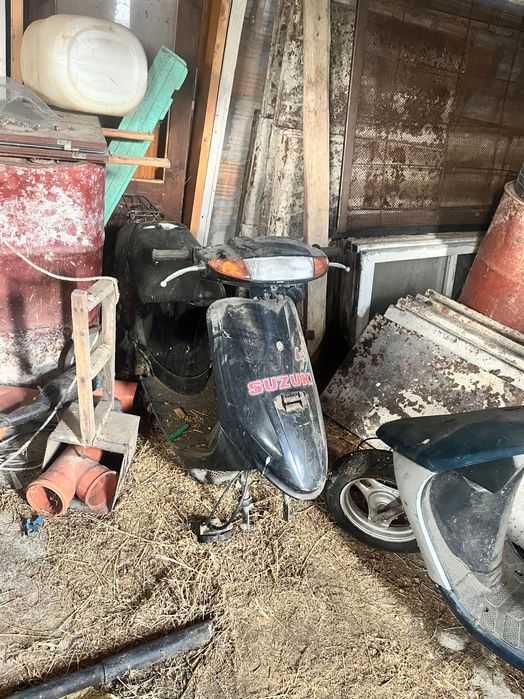 Продават се Скутери сузуки