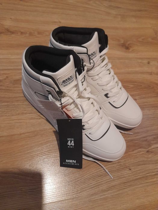 Обувки Маратонки