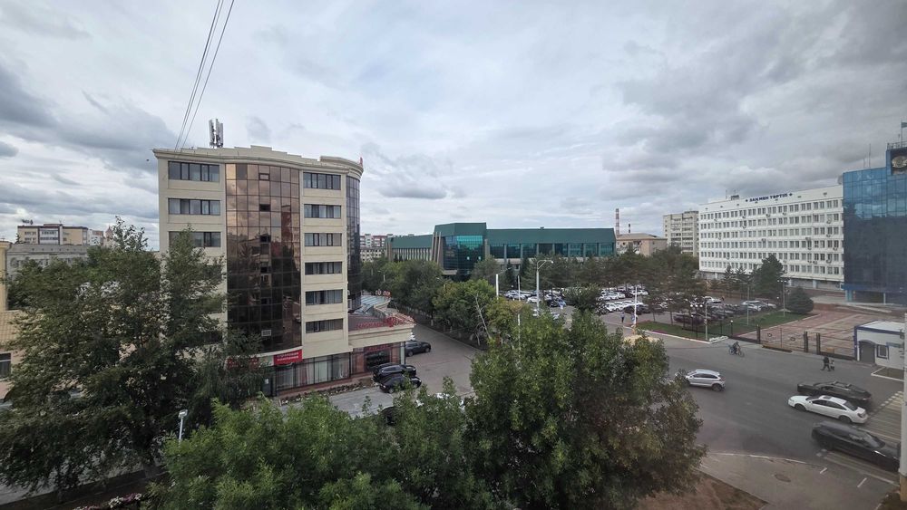 Продам 2-комнатную в центре города