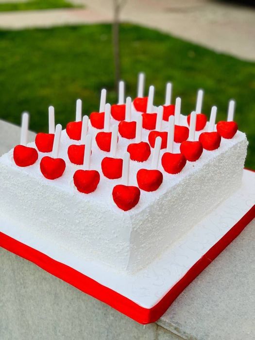 Toʻrt shirinliklar zakasga qabul qilamiz