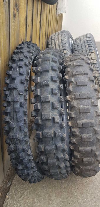 Vand cauciucuri moto pe 18,19,21