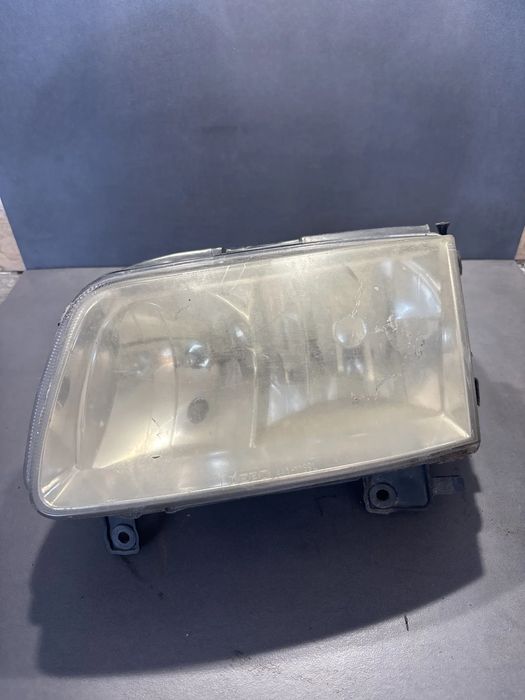 Far stanga 084411139L Volkswagen VW Polo 1999 1.0 MT (50 hp)