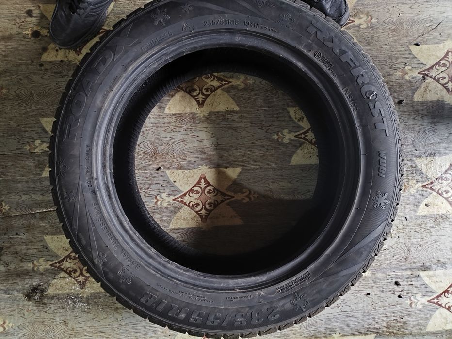 Продам шины 235/55 R18  липучки