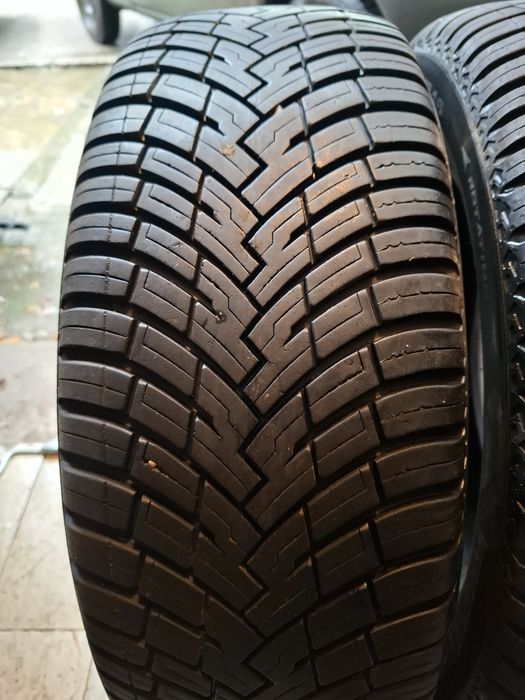 2 Всесезонни гуми Пирели 205/55/16 ДОТ23 7мм