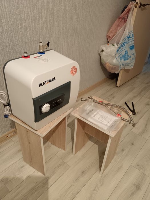 Продам водонагреватель на 15литров.