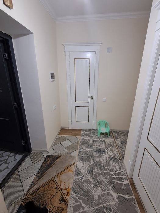 2 xonali uy ijaraga beriladi. Shakar qishloq masjid va 42 maktab oldi