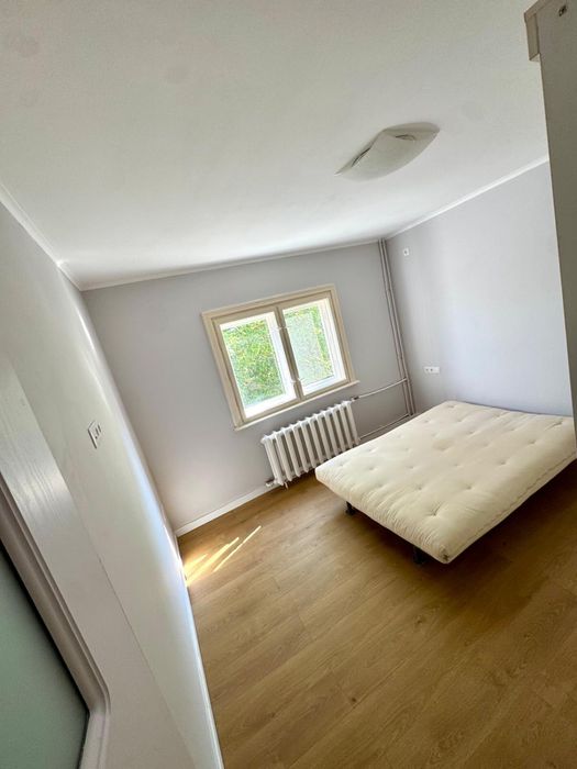 Pers. Fizică /Vând ap. 3 camere decomandate et.2 , Decebal / Aluminei