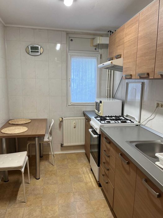 Închiriere 2 camere sector 4