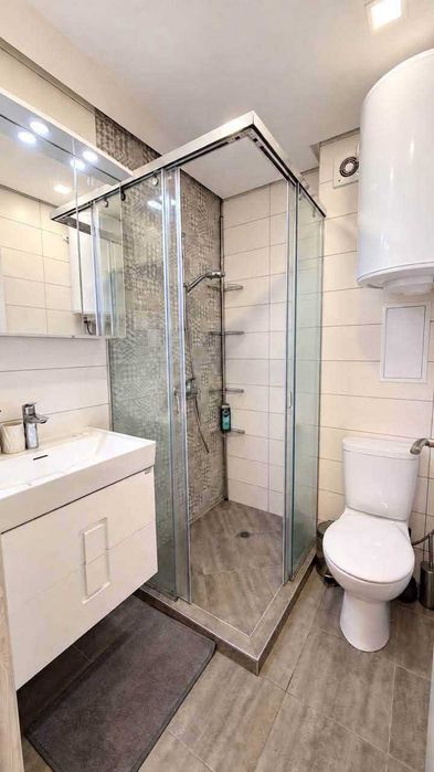 Дава се под наем Тристаен апартамент в Варна, Бриз - 145 кв.м за 1400 € - Снимка #6