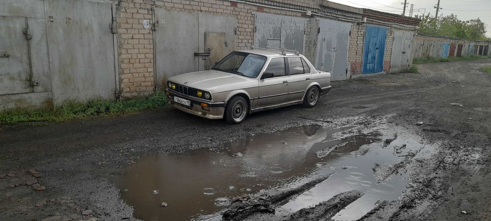 Продам bmw e30 1987 года