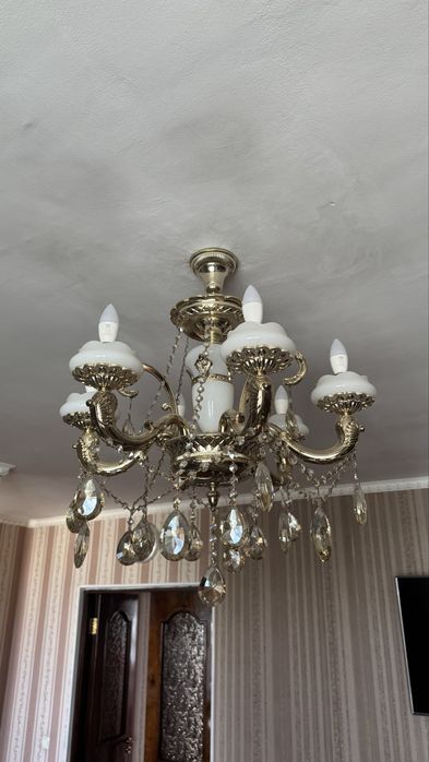 люстрая  хрустальная