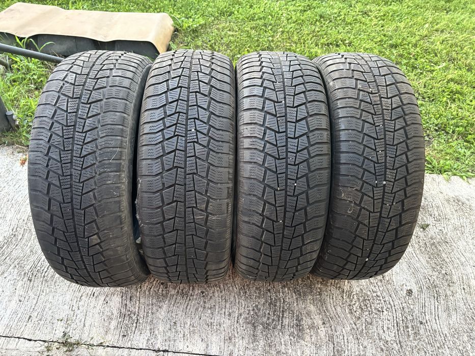 Anvelope  205/60R16