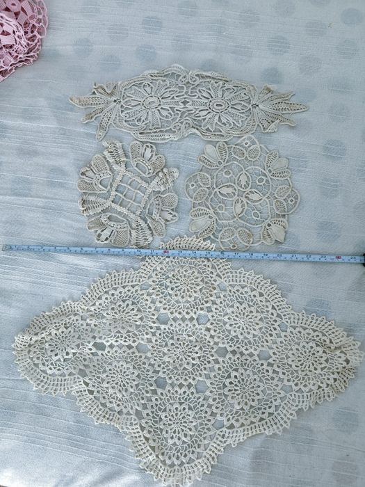 Cuvertura, fata de masa, mileuri crosetate manual