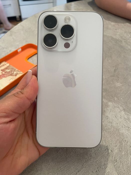 Продам айфон 14 про