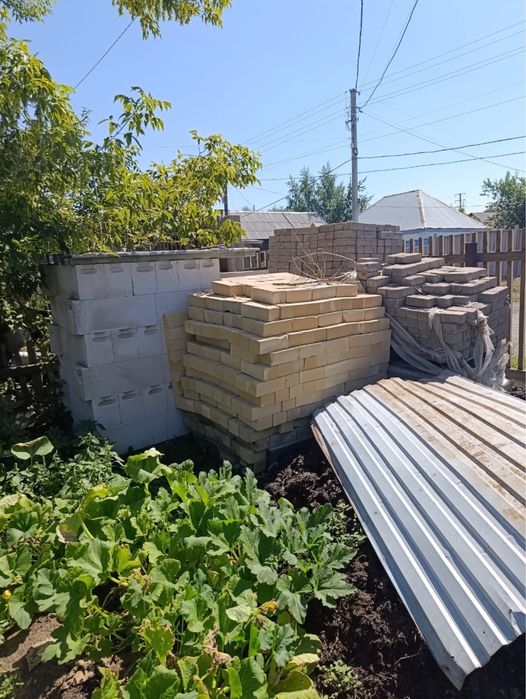 Брусчатка , пеноблоки, кирпич
