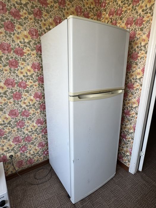 Продам холодильник LG