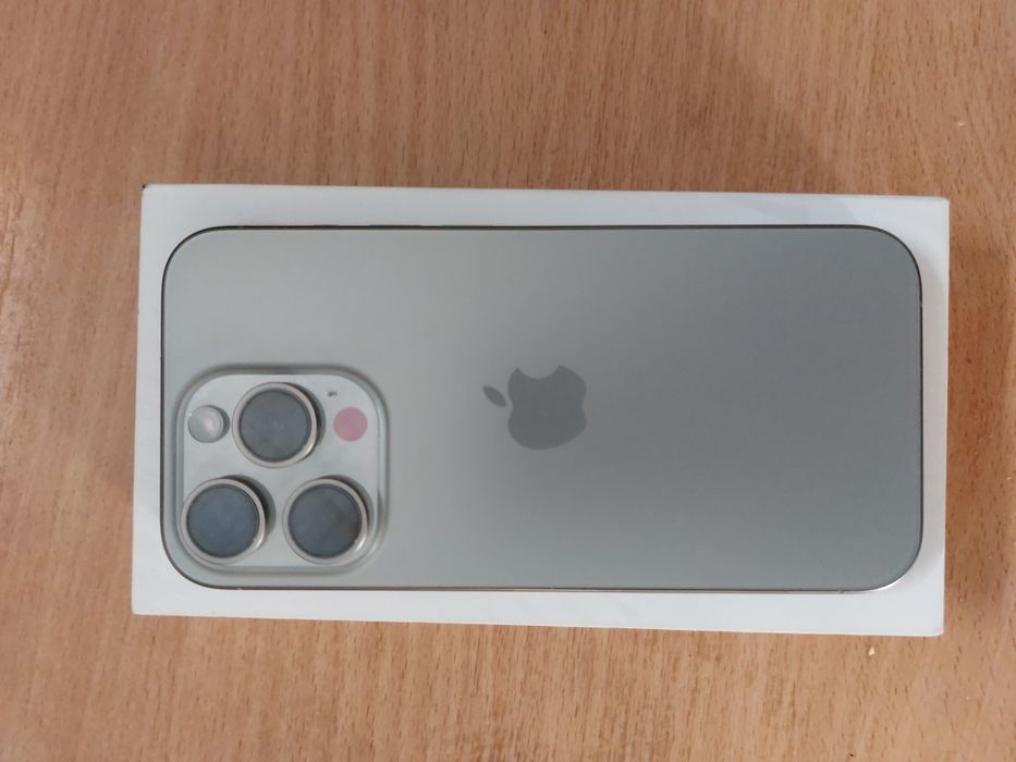 В продаже IPhone 15 pro