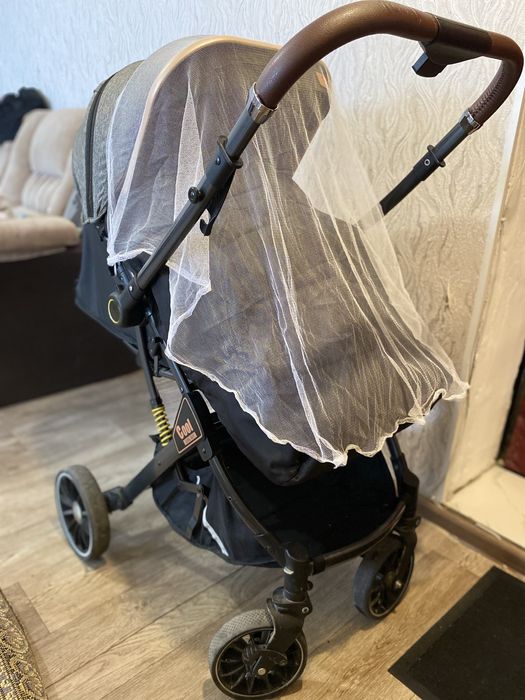 Продам прогулочную коляску