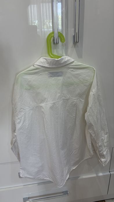 Продам рубашку школьную zara