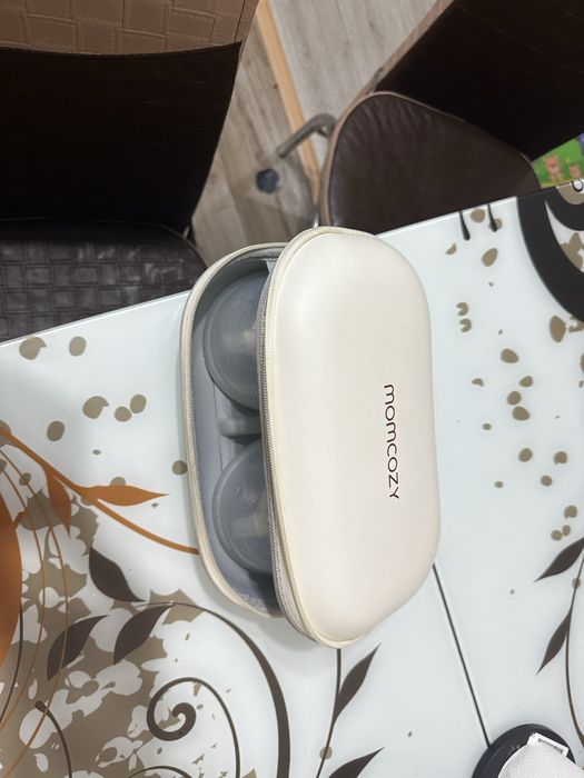 Vând pompe de sân Momcozy S5