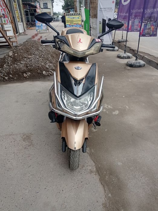 Skuter elektricheskiy