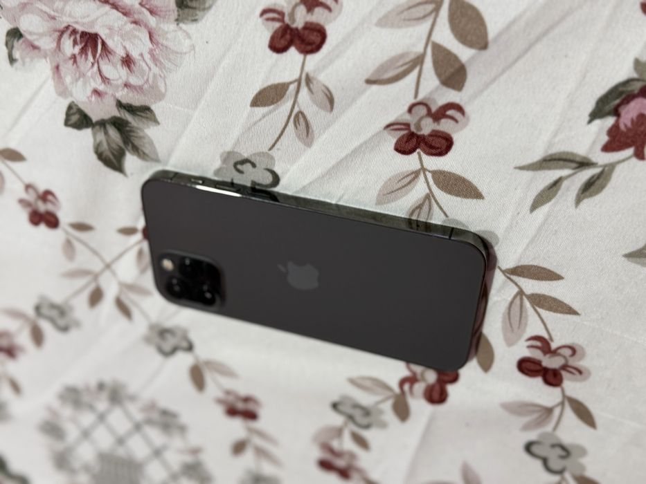 Apple Iphone 12 Pro , Pentru recarosare, piese( Placa defecta )
