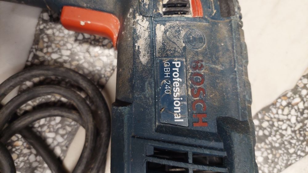 Бормашина  Bosch Profesional GBH 240