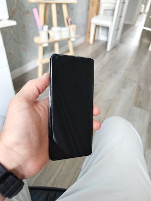 Продам OnePlus 11