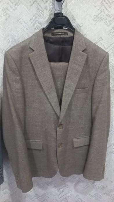 Продам костюм тройка