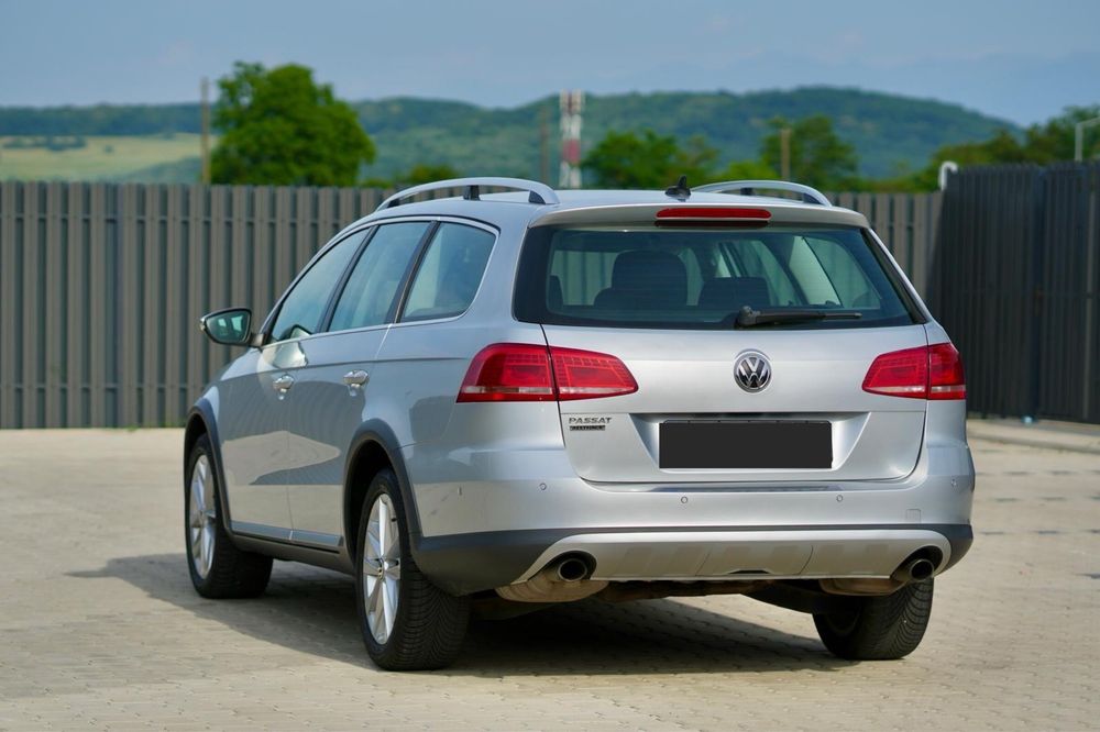 VOLKSWAGEN Passat Alltrack 2013 — imagine 4