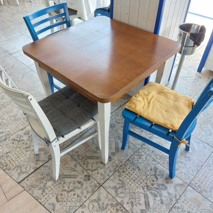 Маси и столове от бук