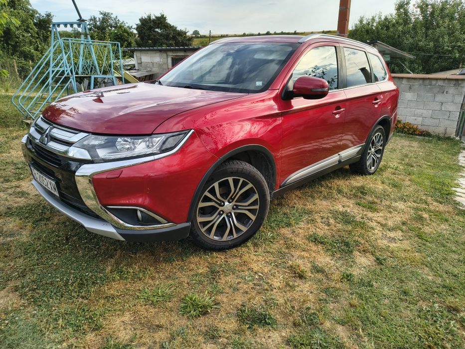 Продавам Mitsubishi Outlander