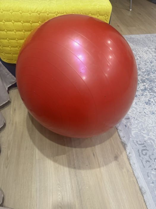Продам гимнастический мяч