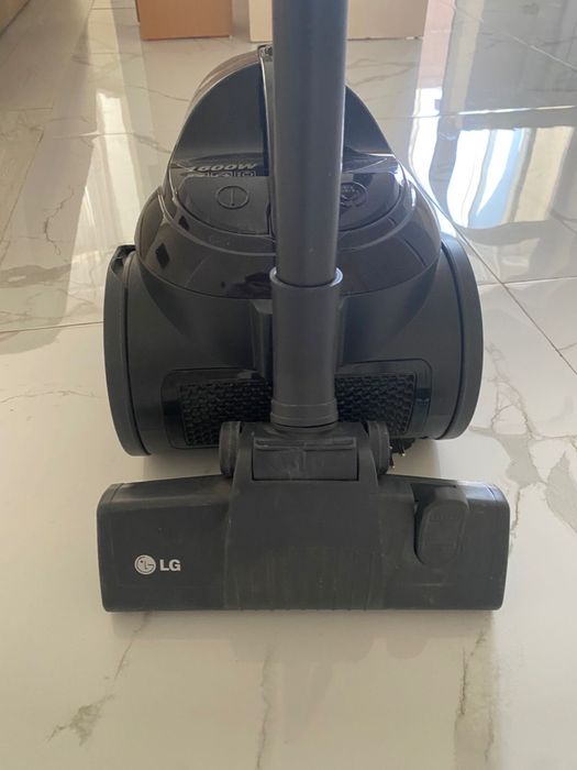 Пылесос LG 1600W
