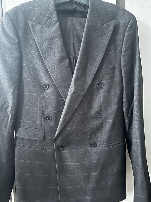 Продам кастюмы молодежные!