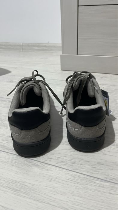 Продаю кеды (Англия)