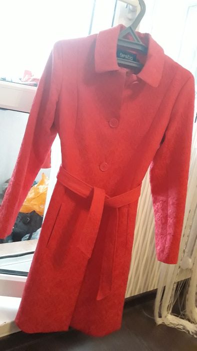 Легкое пальто бренд