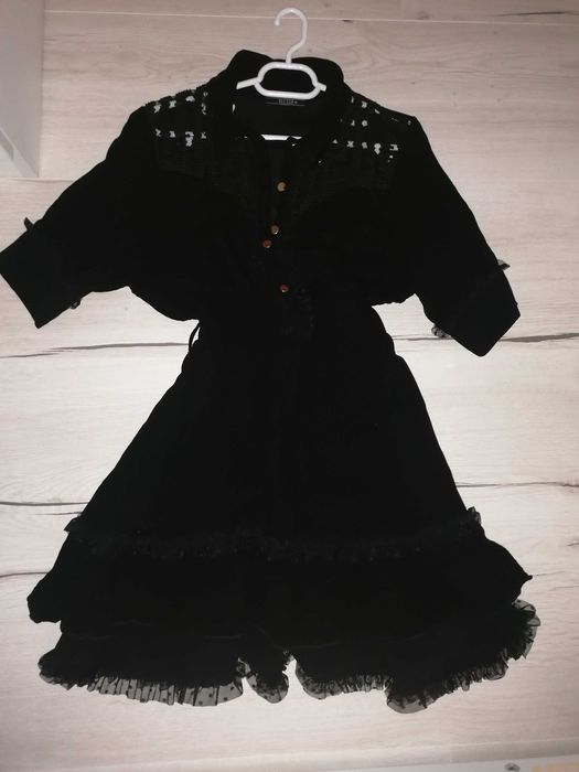 Lead, Not follow Рокля