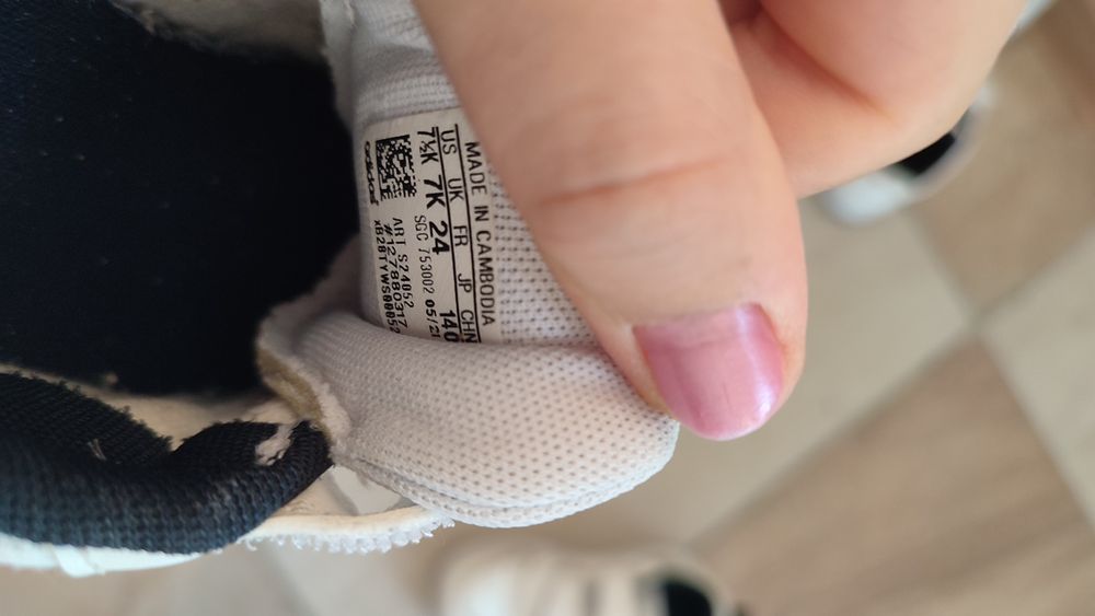adidași marimea 24
