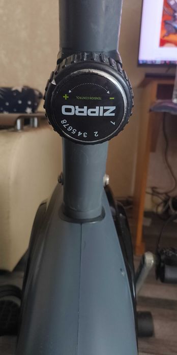 Bicicletă fitness magnetică Zipro Easy, volanta 8 kg, greutate maximă utilizator 150 kg