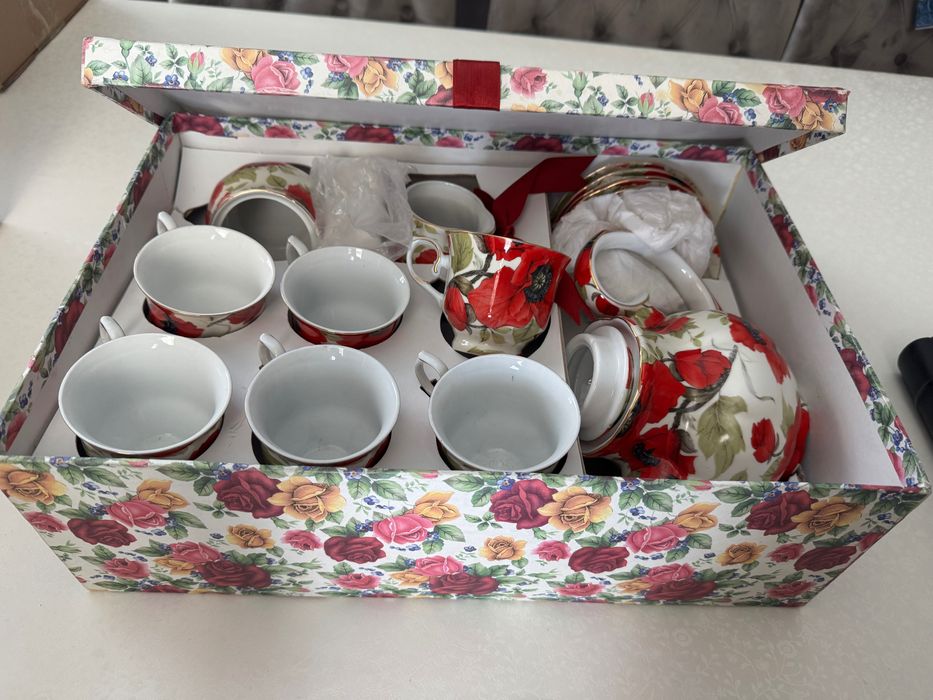 Чайный сервиз на 6 персон