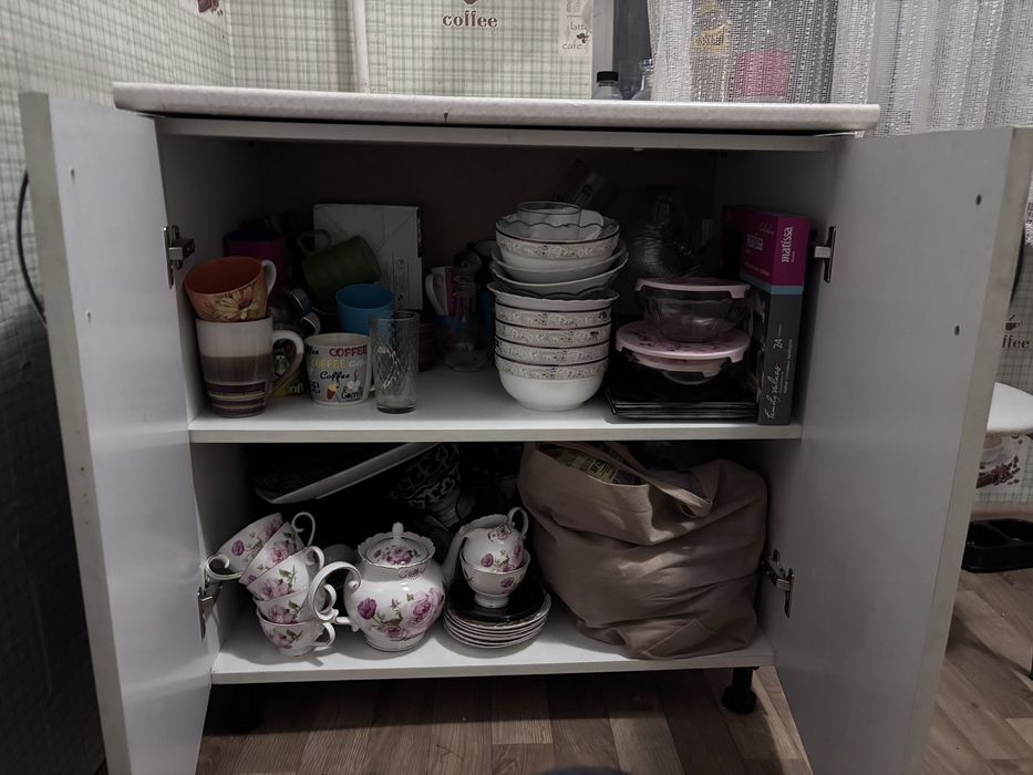 Продается стол кухонный