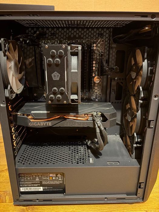 Игровой компьютер в идеальном состоянии