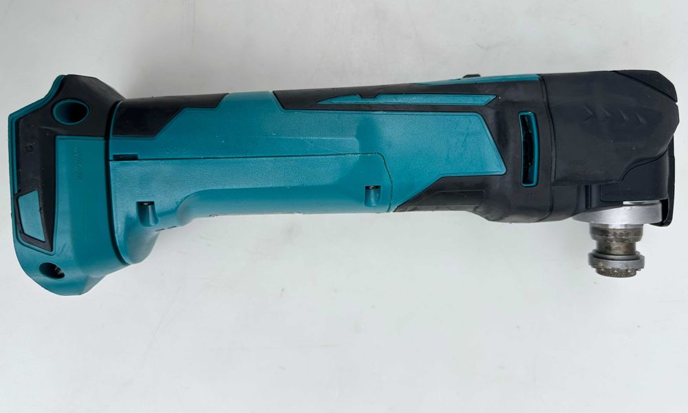 Makita DTM51 - Акумулаторен реноватор 18V като нов!